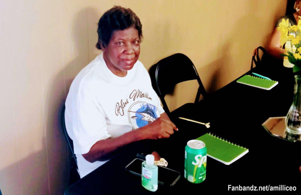 Man I miss my momma so bad 😭 she was my motivator, my backbone and the reason I was able to go so hard but for u I'm gone turn up this summer and make the world remember the name - @amilliceo